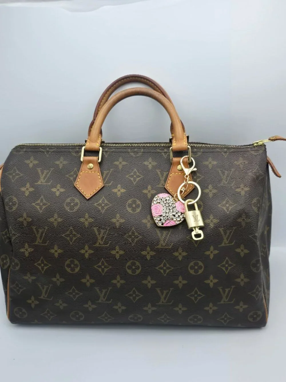 Authentic LV Louis Vuitton Gold Lock & Key 🔑 Unbranded Heart Keychain Charm